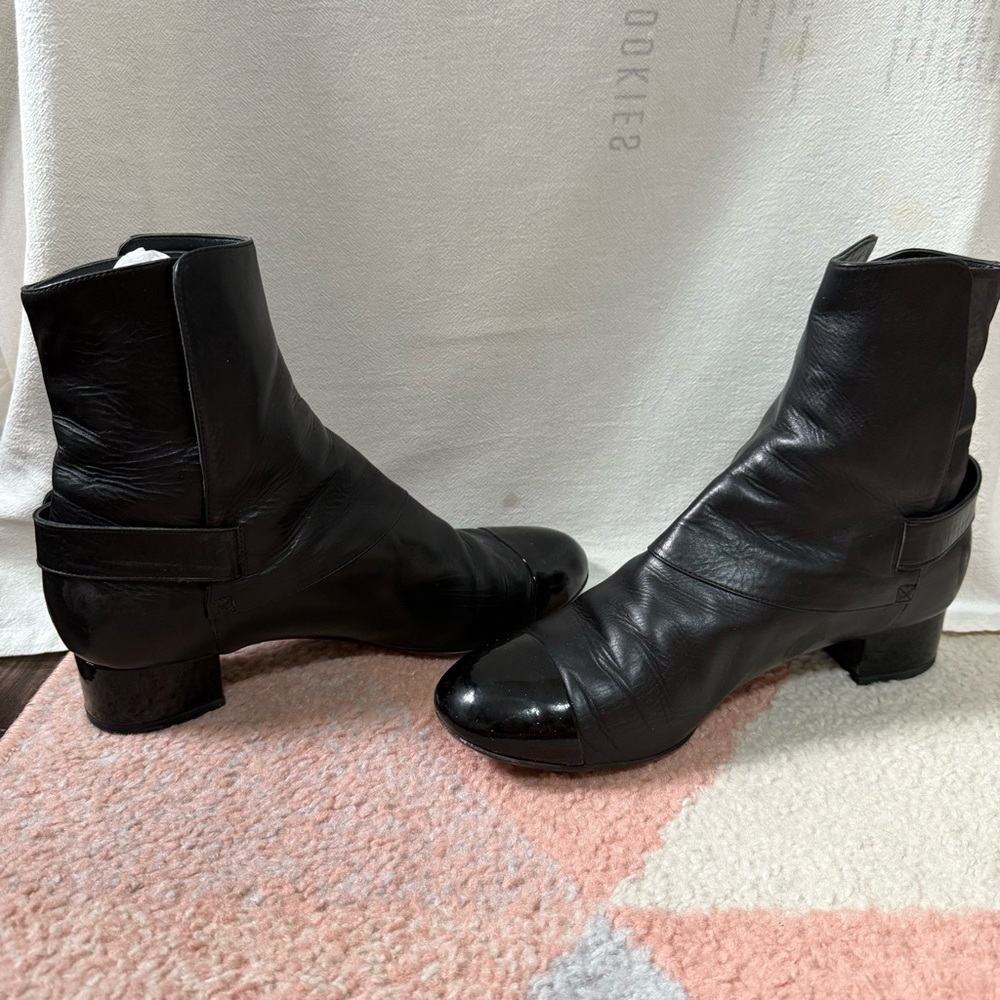 Chanel Moto Interlocking CC Logo Moto Boots - Picture 5 of 13